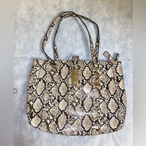 Snakeskin Pattern Tote Bag. Guess brand